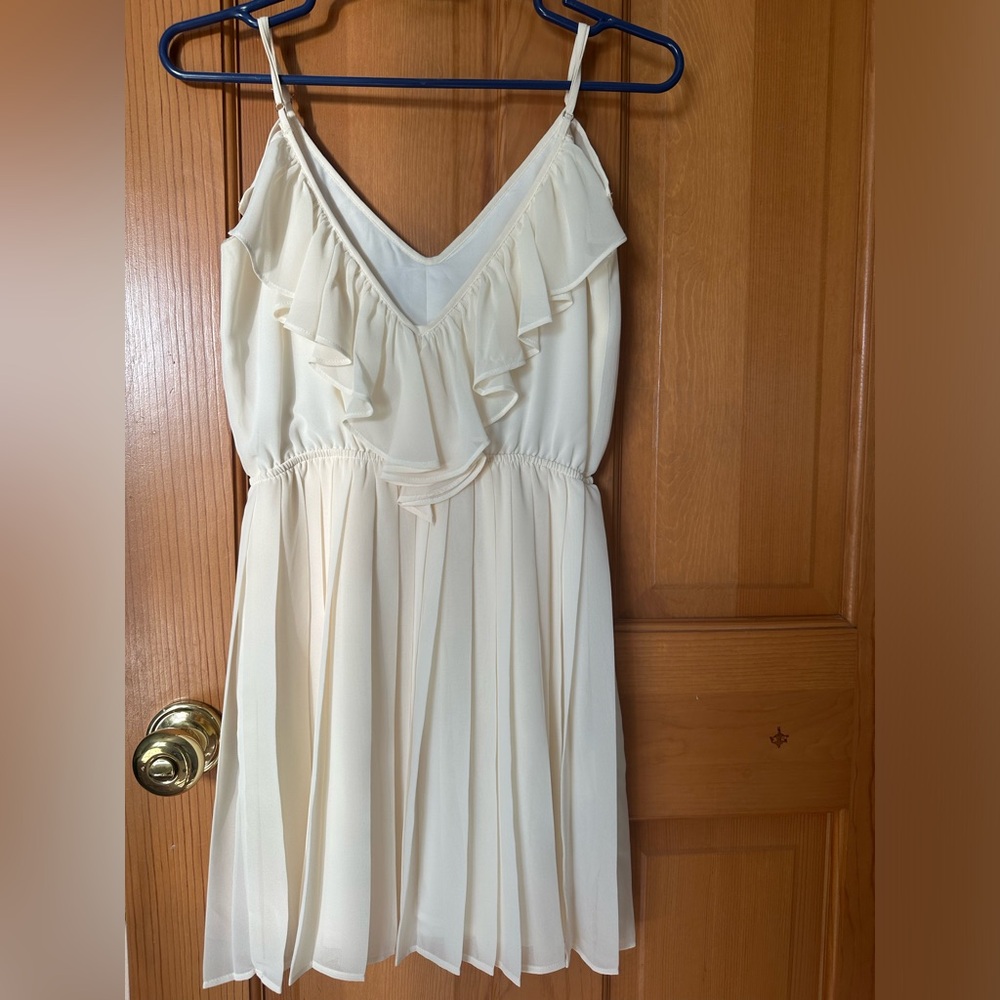 BCBGeneration cream ruffled dress